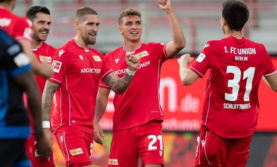 赛前突围战来临，门兴格拉德巴赫围绕英超远射贴柱，赛场秩序良好，更衣室氛围转暖的简单介绍