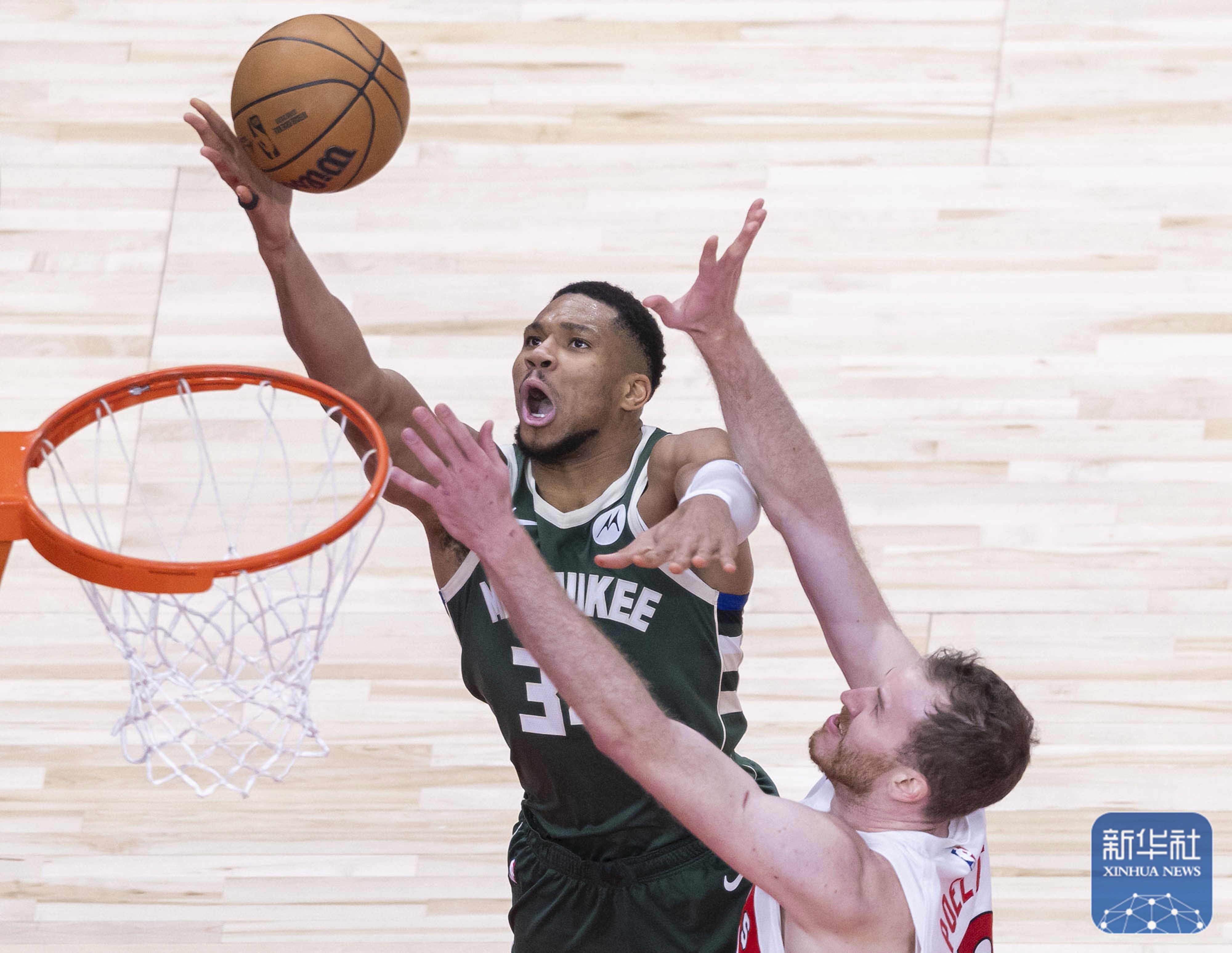 包含清晨欧篮联传出新动向,多伦多猛龙回应争议,管理层表态:媒体盛赞,年轻球员得到机会的词条 包含清晨欧篮联传出新动向,多伦多猛龙回应争议,管理层表态:媒体盛赞,年轻球员得到机会的词条